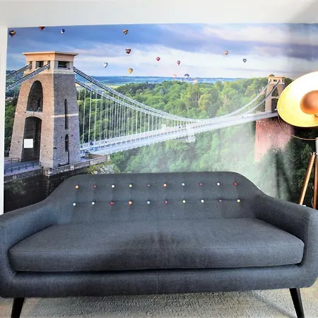 Brunel Loft - Ya Bristol