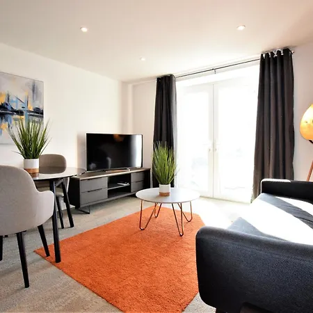 Brunel Loft - Ya