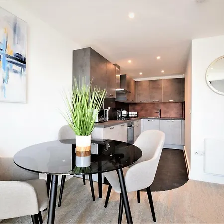 Brunel Loft - Ya
